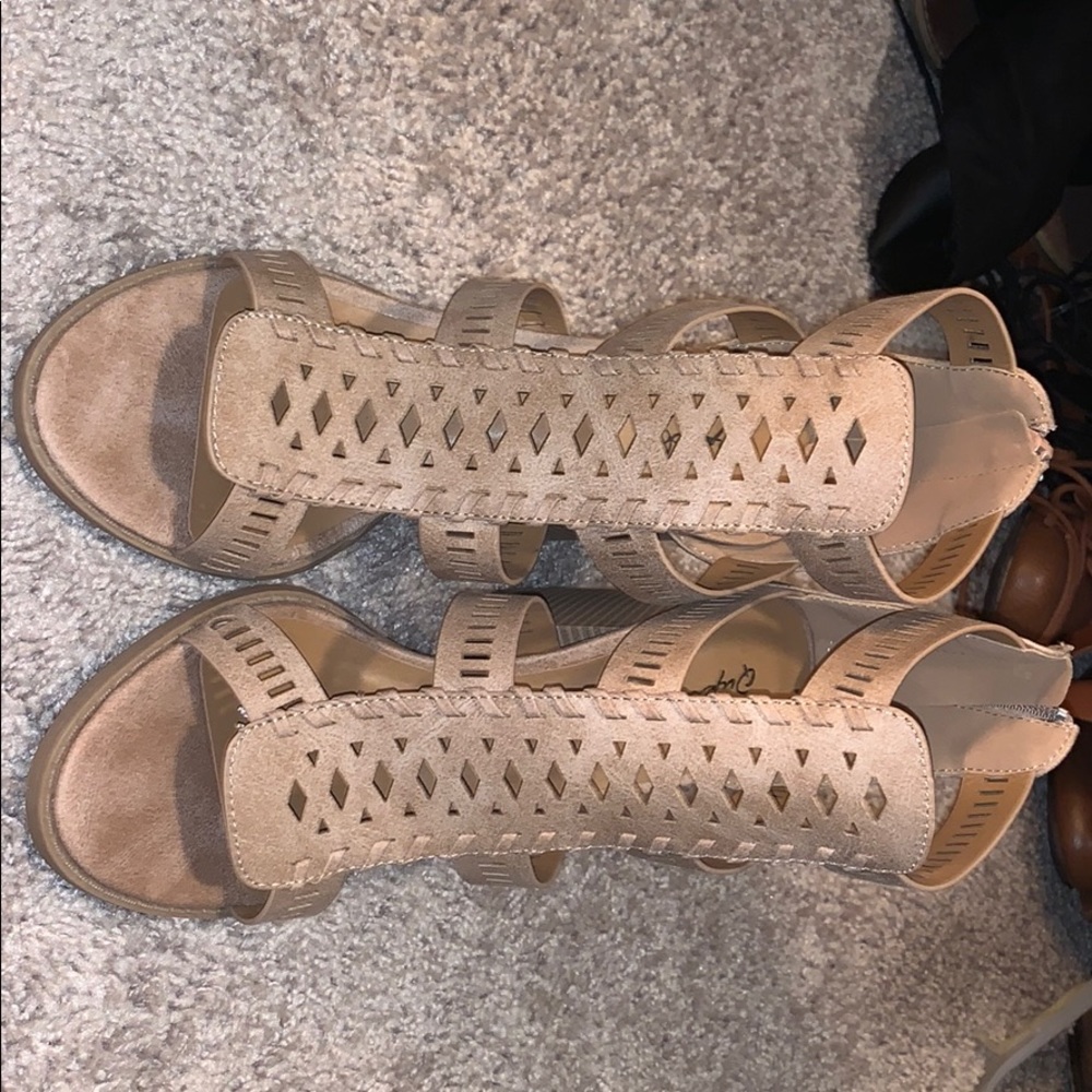 Khaki light brown heels